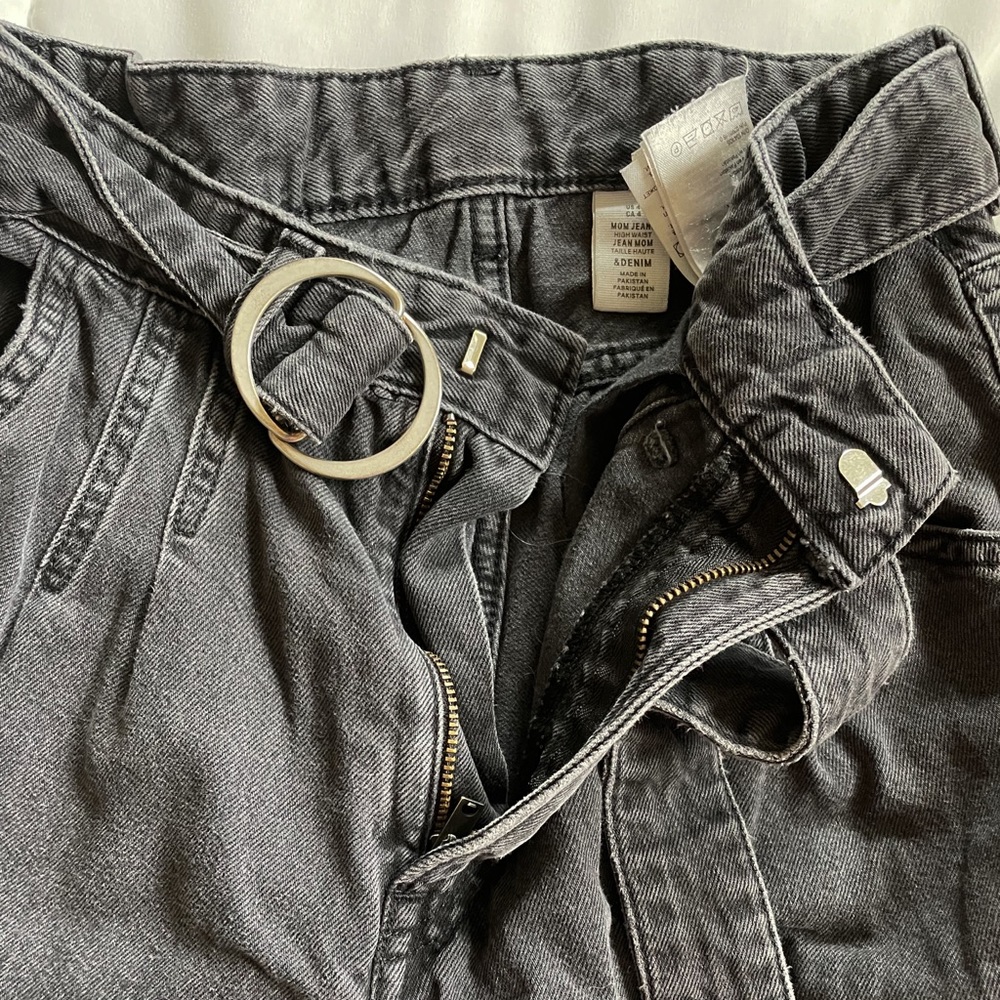 High Waisted Baggy Jeans - Picture 6 of 9
